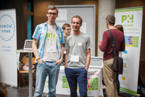 rok 2016 - Lukáš a Jirka na prezentácii podpory startupov na Vysokej škole ekonomickej v Prahe